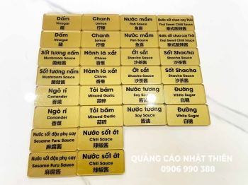 Thẻ tên mica để bàn